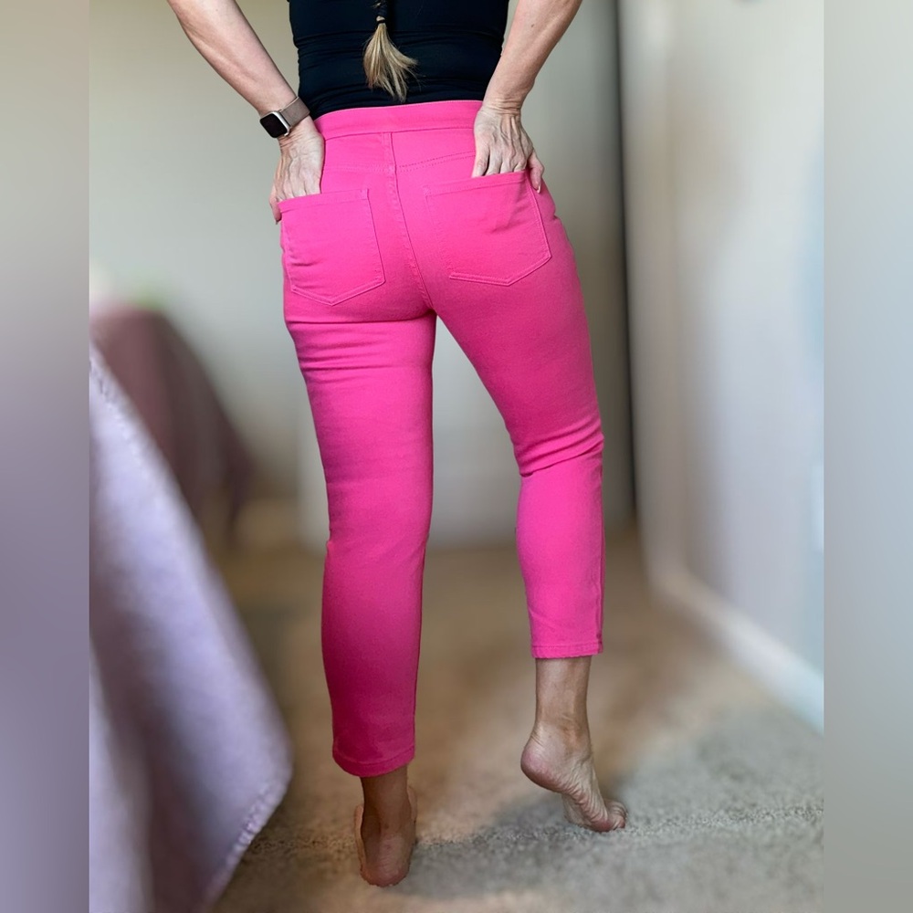 Isaac Mizrahi Vibrant Pink Cropped Pants - Picture 3 of 15